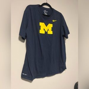 Navy and yellow Nike Michigan men's t-shirt size XL, like new, dri fit